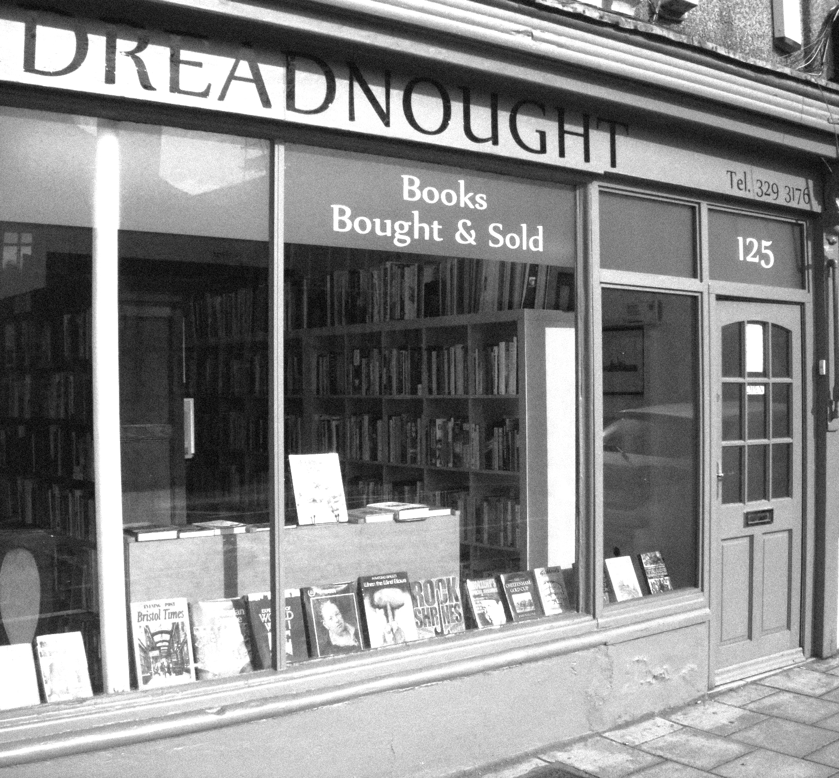 (c) Dreadnoughtbooks.co.uk